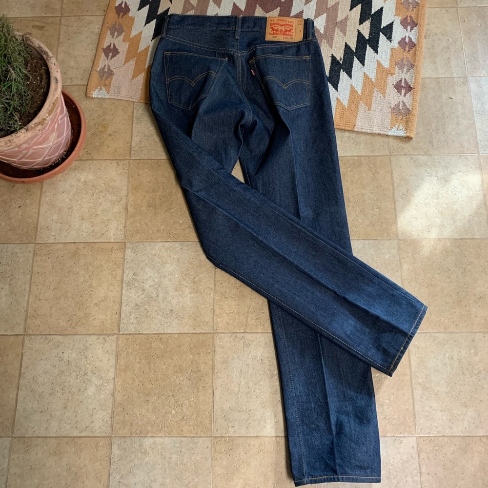 Levi’s 501 Raw Shrink-to-fit Jeans. Men’s 32/36